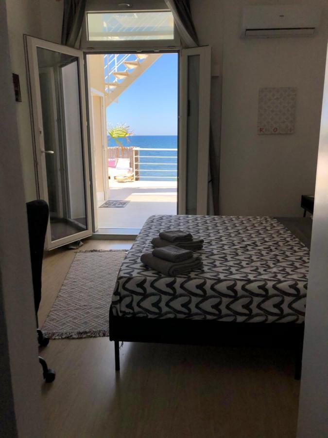 Sea View Life Hotel Carini Bagian luar foto